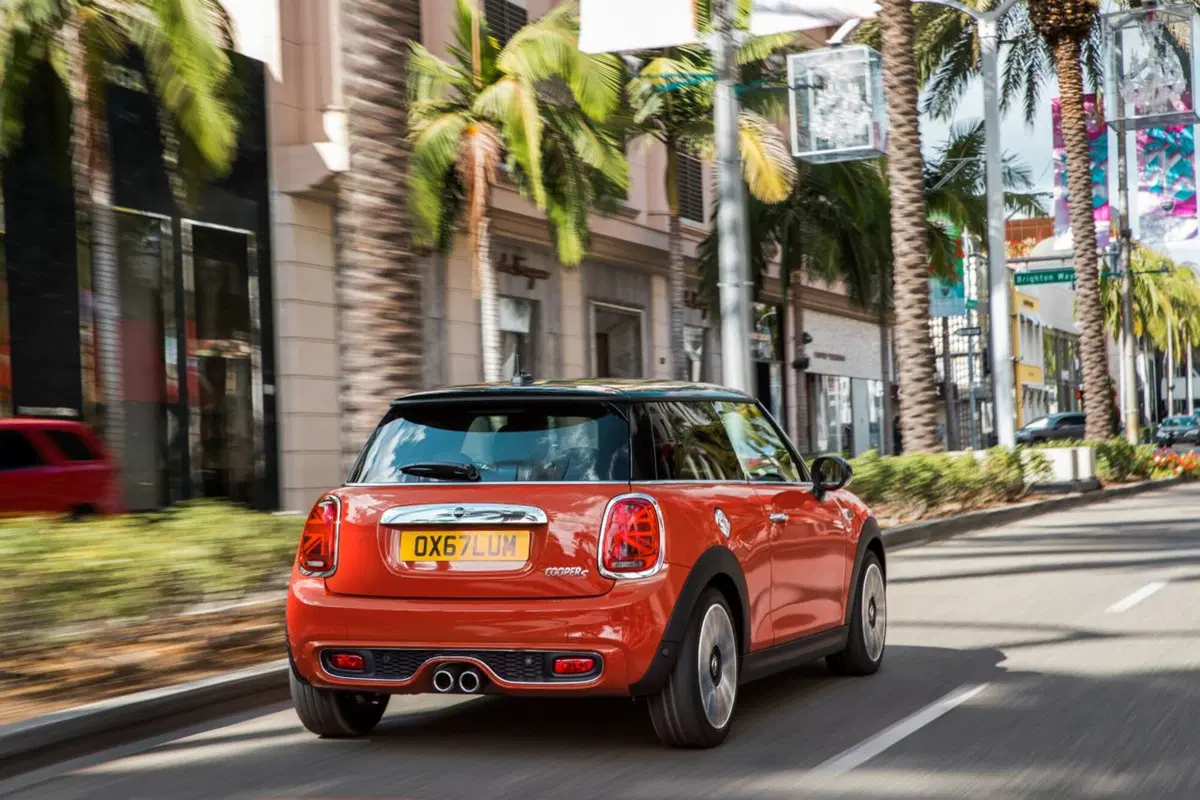 Mini Cooper S: restyling, personalizzazioni e tanto divertimento [Video] (24)