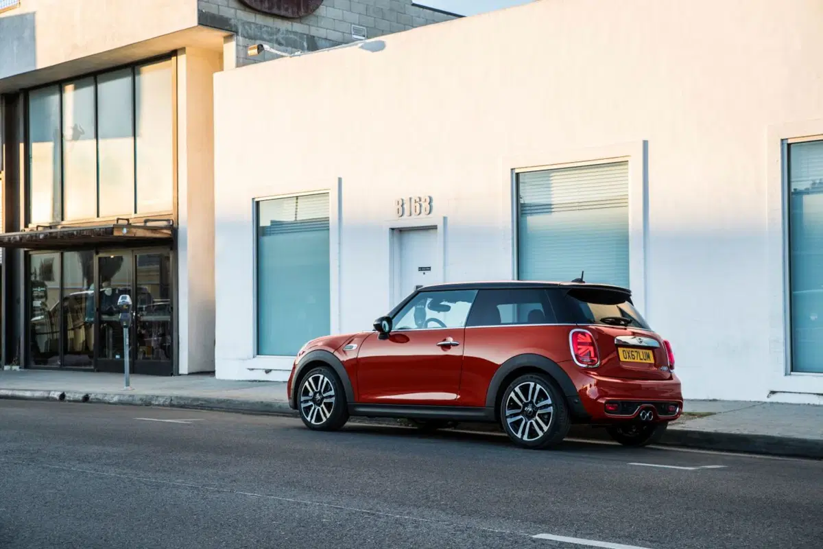 Mini Cooper S: restyling, personalizzazioni e tanto divertimento [Video] (25)
