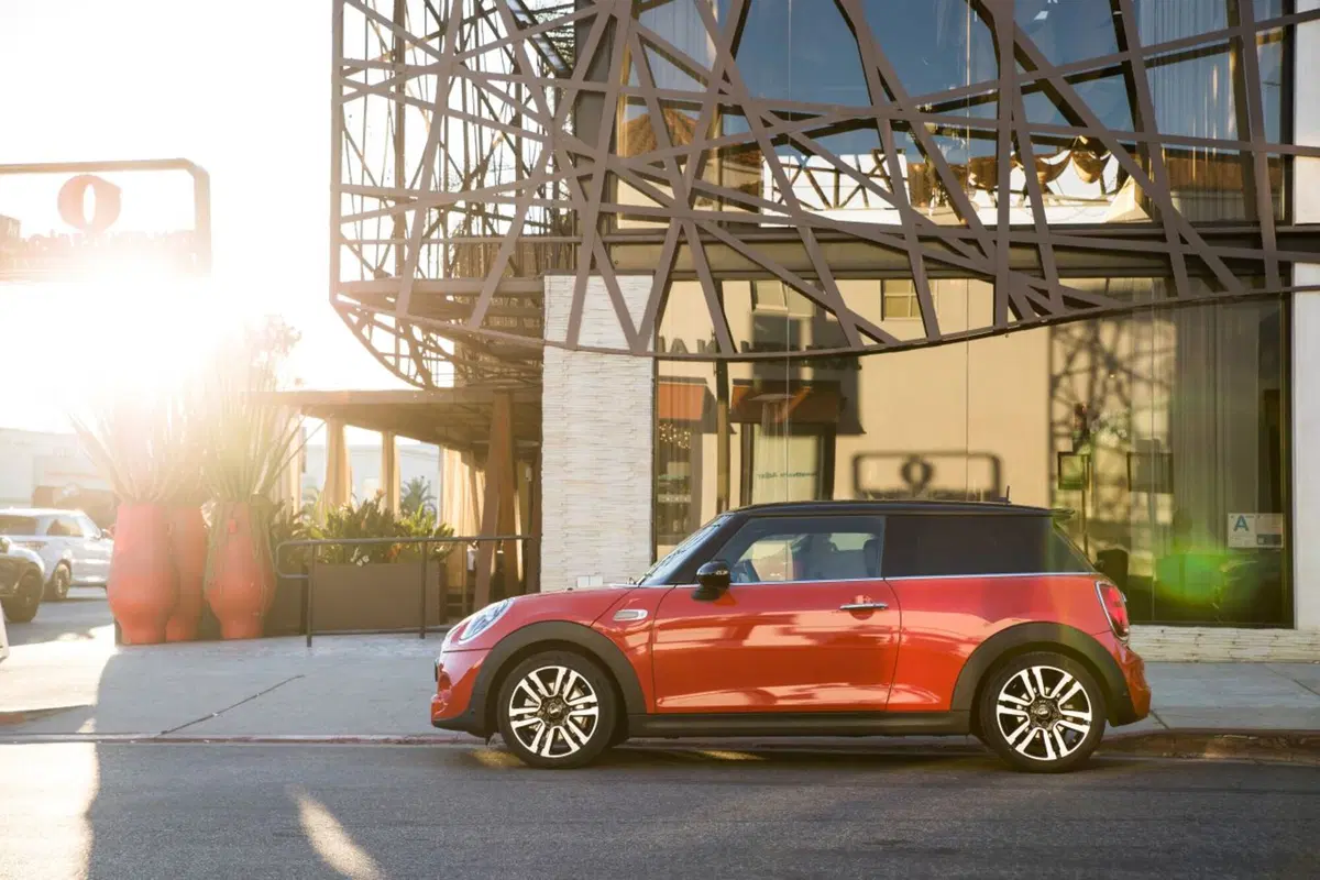 Mini Cooper S: restyling, personalizzazioni e tanto divertimento [Video] (27)