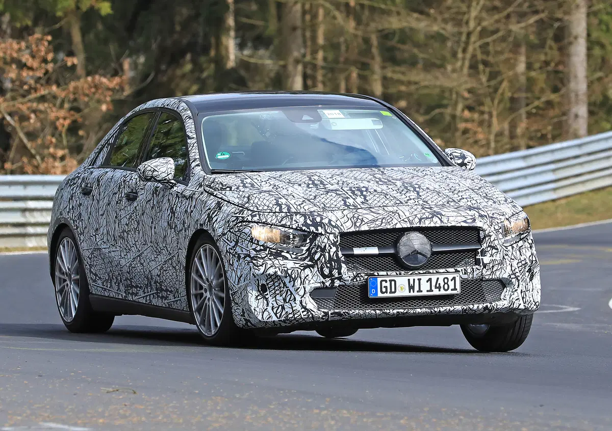 Mercedes Classe A 2018, arriva anche la sedan 