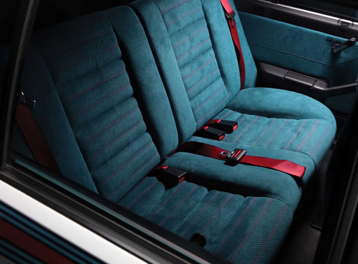 Lancia Delta Integrale, all'asta un esemplare Martini rarissimo. E sai di volerlo (7)