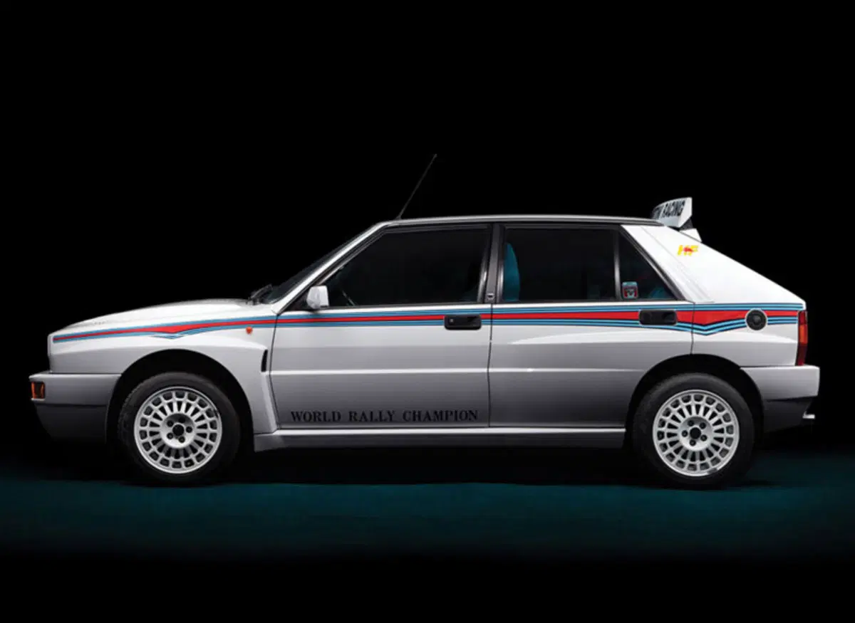 Lancia Delta Integrale, all'asta un esemplare Martini rarissimo. E sai di volerlo (2)