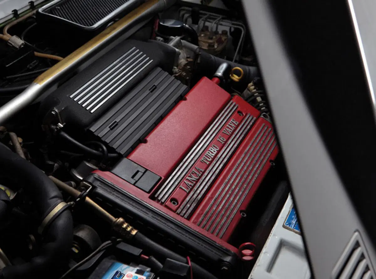 Lancia Delta Integrale, all'asta un esemplare Martini rarissimo. E sai di volerlo (8)