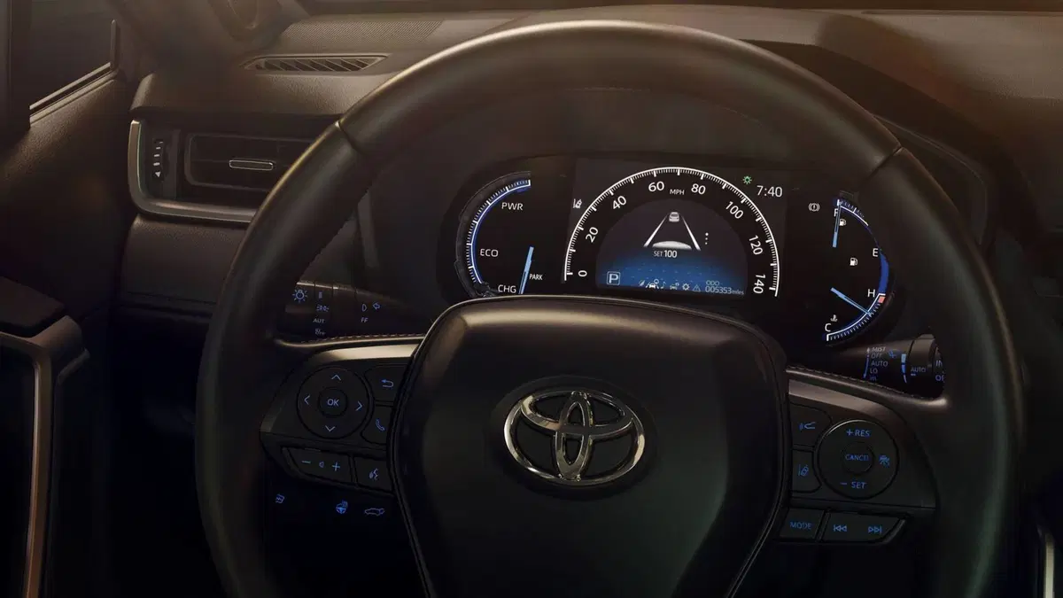 Nuova Toyota RAV4, debutto al Salone di New York  (11)