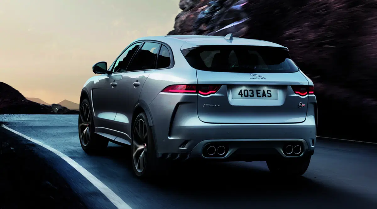 Jaguar F-Pace SVR: ecco il nuovo SuperSUV inglese che sfida Alfa Stelvio - video (4)