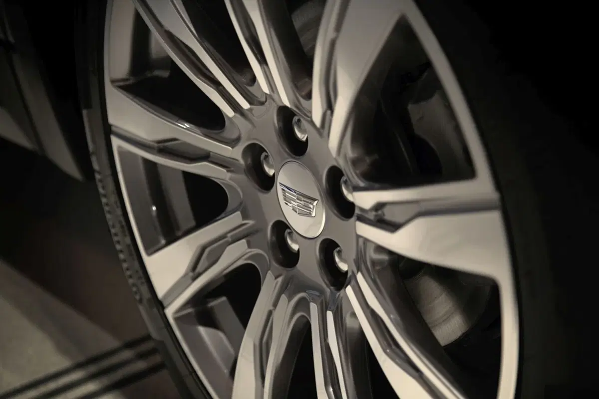 Cadillac XT4, anche gli USA si danno ai SUV compatti (13)