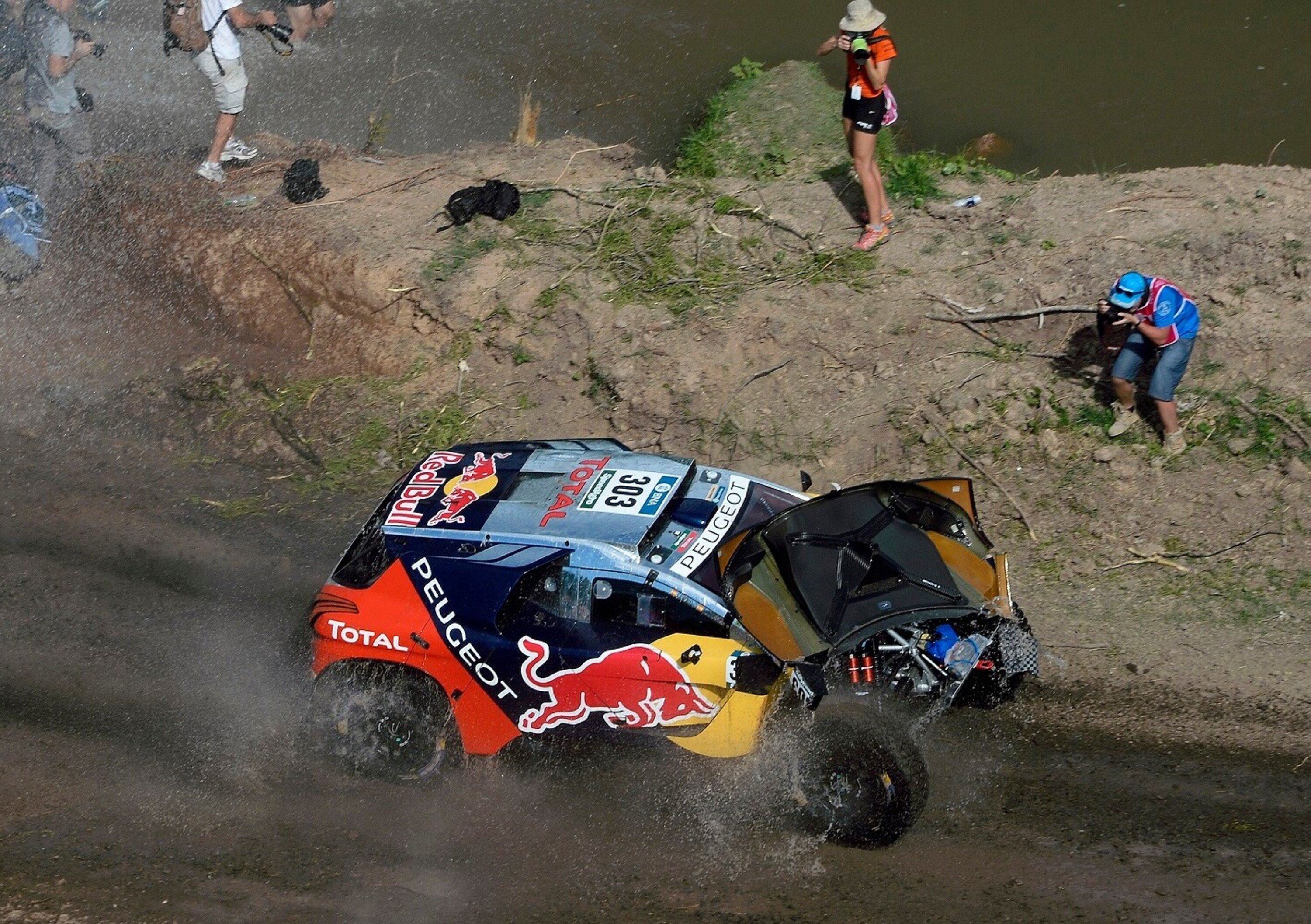 Dakar 2016. Le difficili sfide di Barreda (Honda) e Sainz (Peugeot)