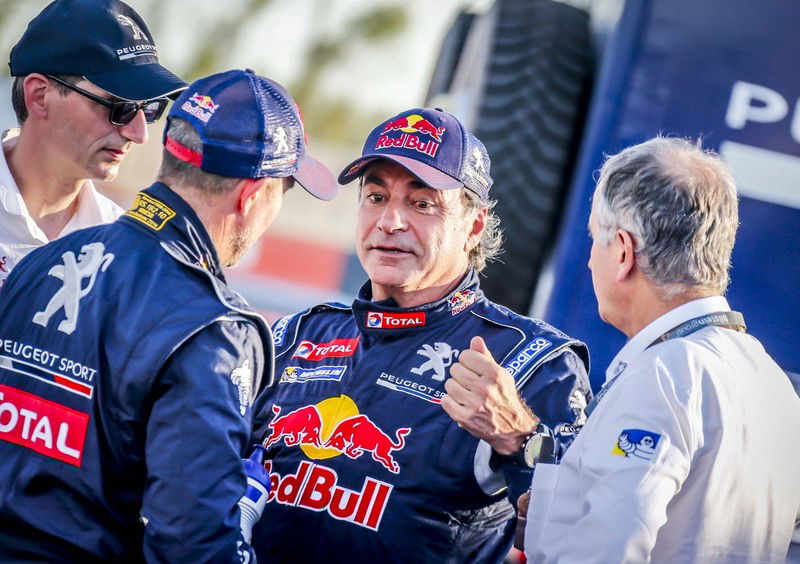 Carlos Sainz ha ben figurato ieri, nonostante un problema al cofano