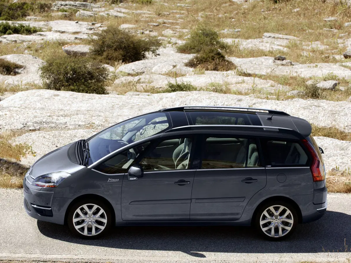 Citroen, via “Picasso”. Adesso le MPV si chiamano SpaceTourer (10)