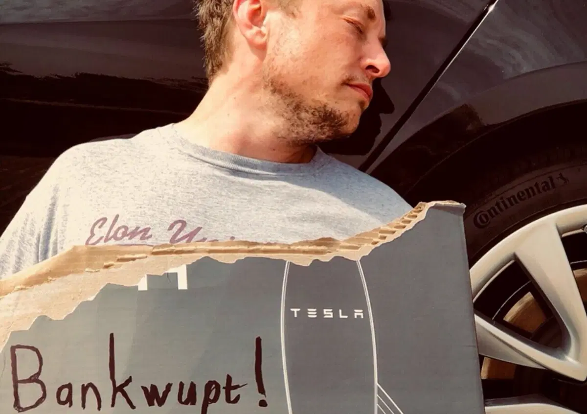 Tesla in bancarotta. Il coraggioso Pesce d'Aprile di Elon Musk 