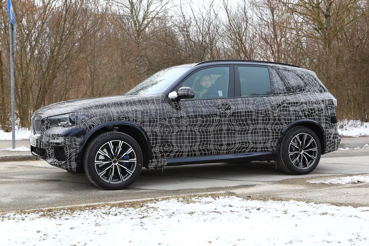 BMW X5 eccola in azione durante i test (5)