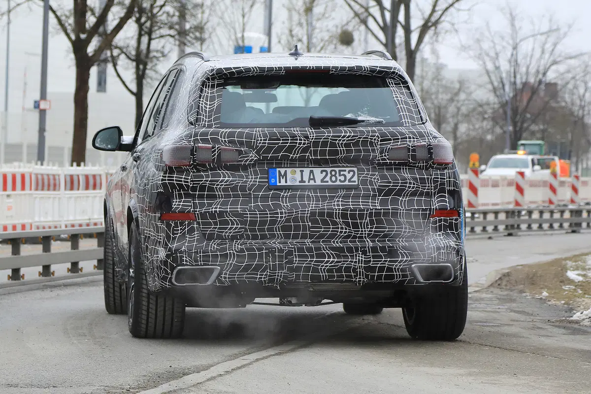 BMW X5 eccola in azione durante i test (10)