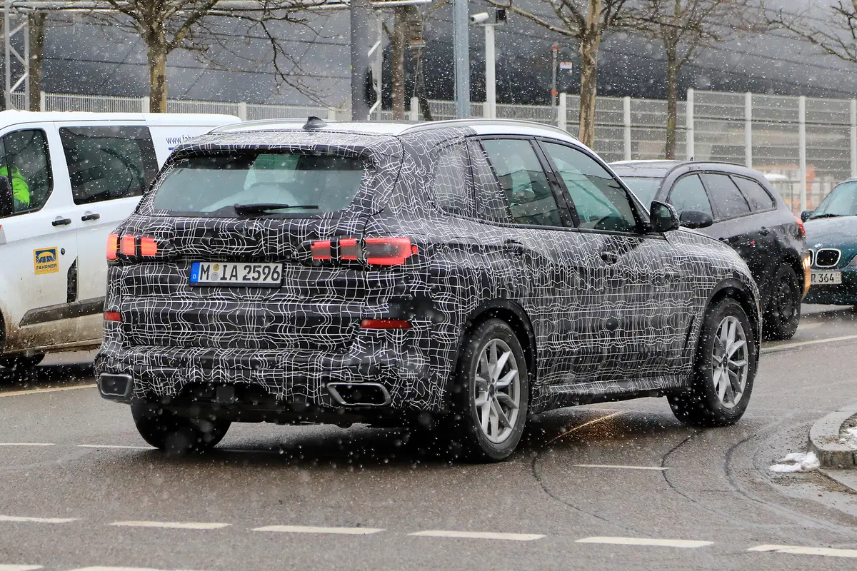 BMW X5 eccola in azione durante i test (17)