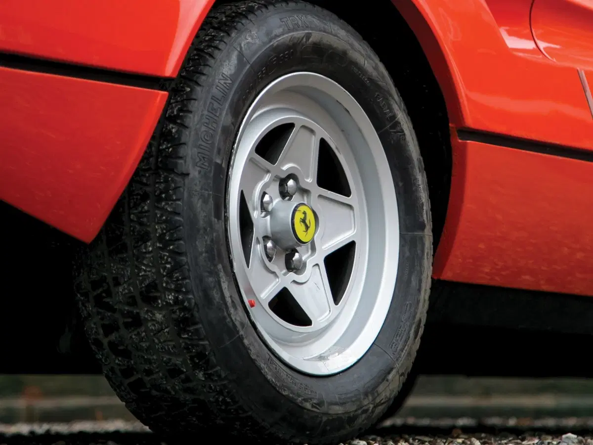 All'asta la Ferrari 308 GTS ex Gilles Villeneuve (15)