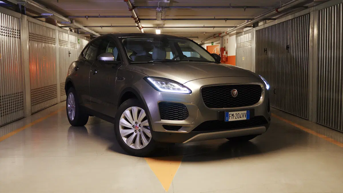 Jaguar E-Pace, Come va in... Famiglia [Video]