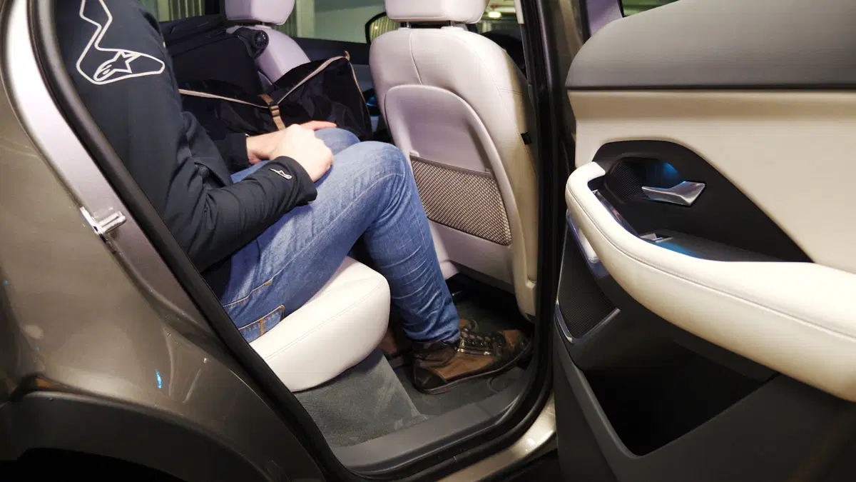 Jaguar E-Pace, Come va in... Famiglia [Video] (8)