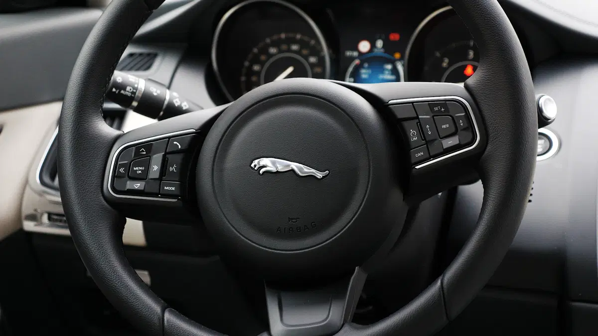 Jaguar E-Pace, Come va in... Famiglia [Video] (11)