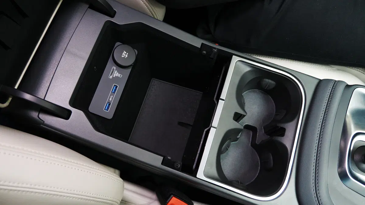 Jaguar E-Pace, Come va in... Famiglia [Video] (33)