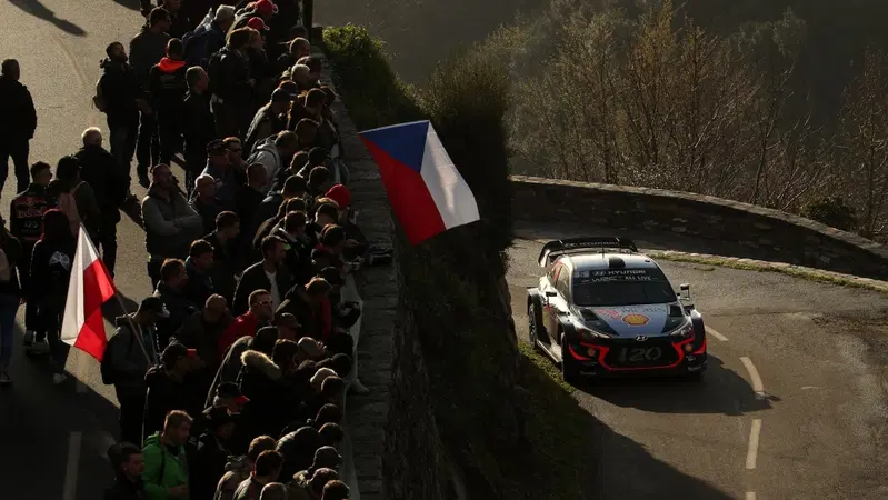 WRC18 Tour de Corse. Hyundai, Doctor Michel Nandan