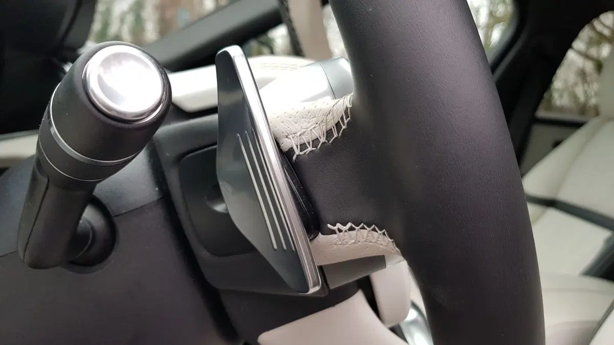 Range Rover Velar | Seduti nel burro di un SUV "superiore" (15)