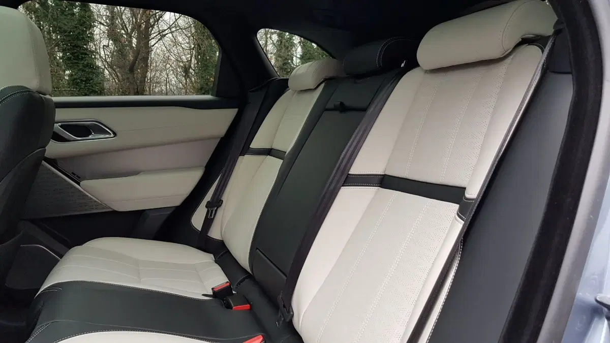Range Rover Velar | Seduti nel burro di un SUV "superiore" (20)