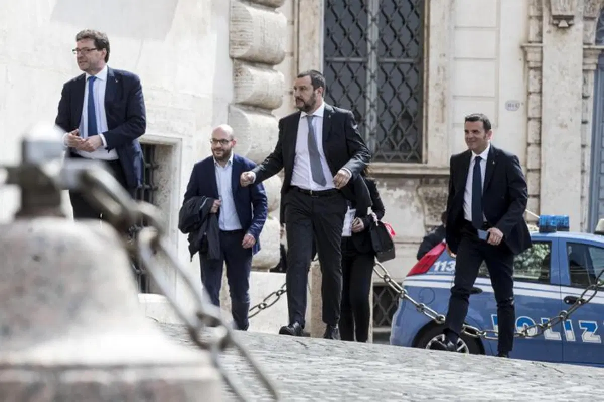 Consultazioni: al Quirinale si va a piedi. Sparite le auto blu (5)