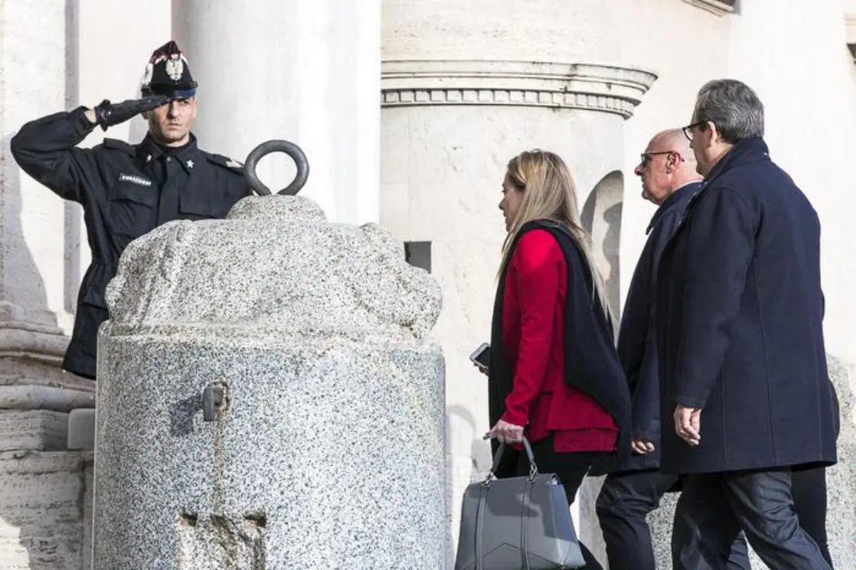 Consultazioni: al Quirinale si va a piedi. Sparite le auto blu (6)