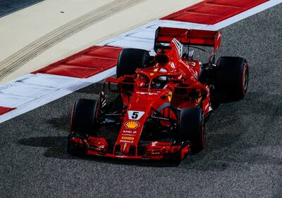 F1, GP Bahrain 2018: pole per Vettel. Secondo Raikkonen