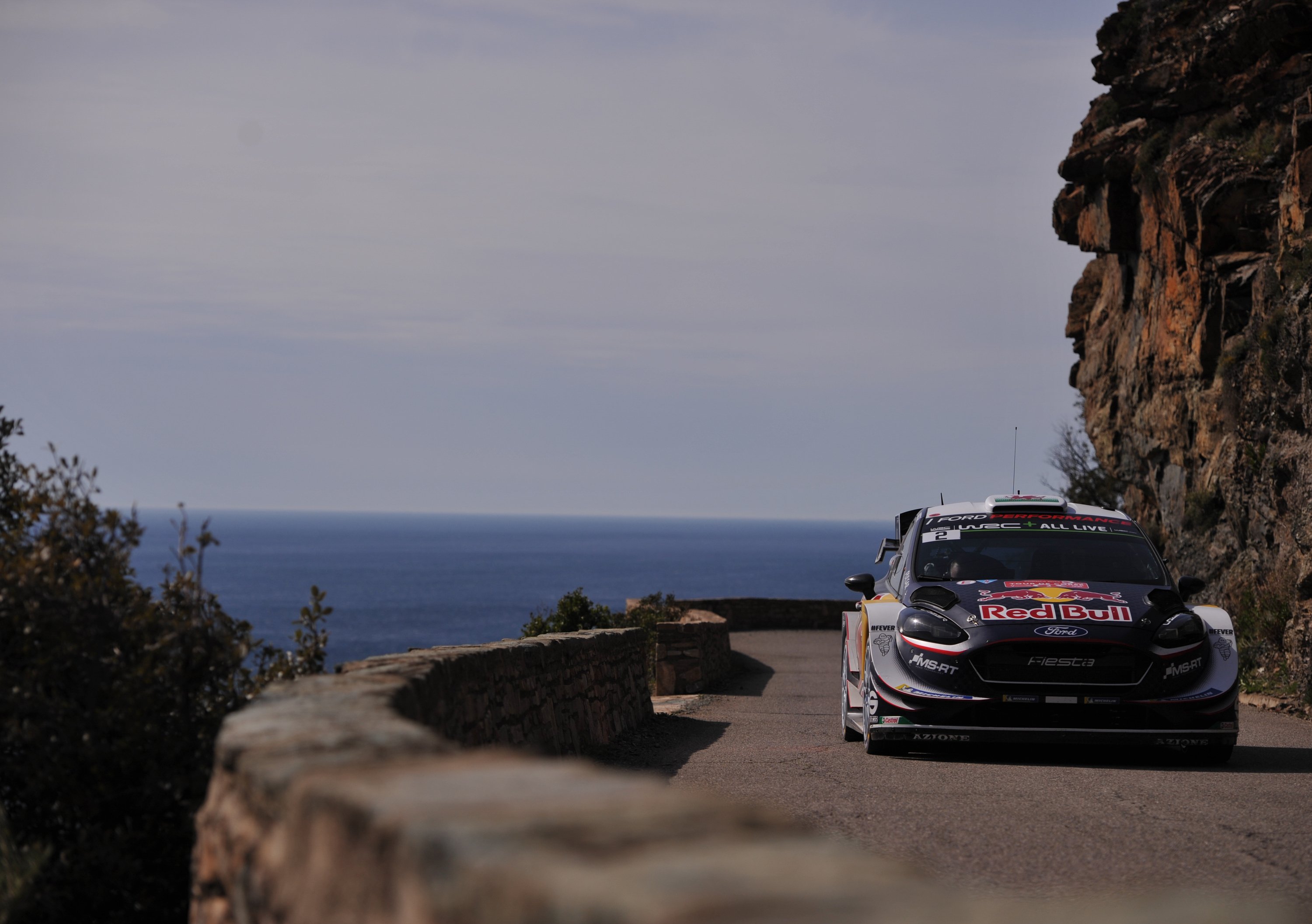 WRC18 Tour de Corse. 2a Tappa: Ogier (Ford), allungo traumatico