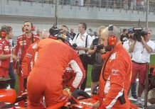 F1, GP Bahrain 2018: frattura a tibia e perone per il meccanico di Raikkonen