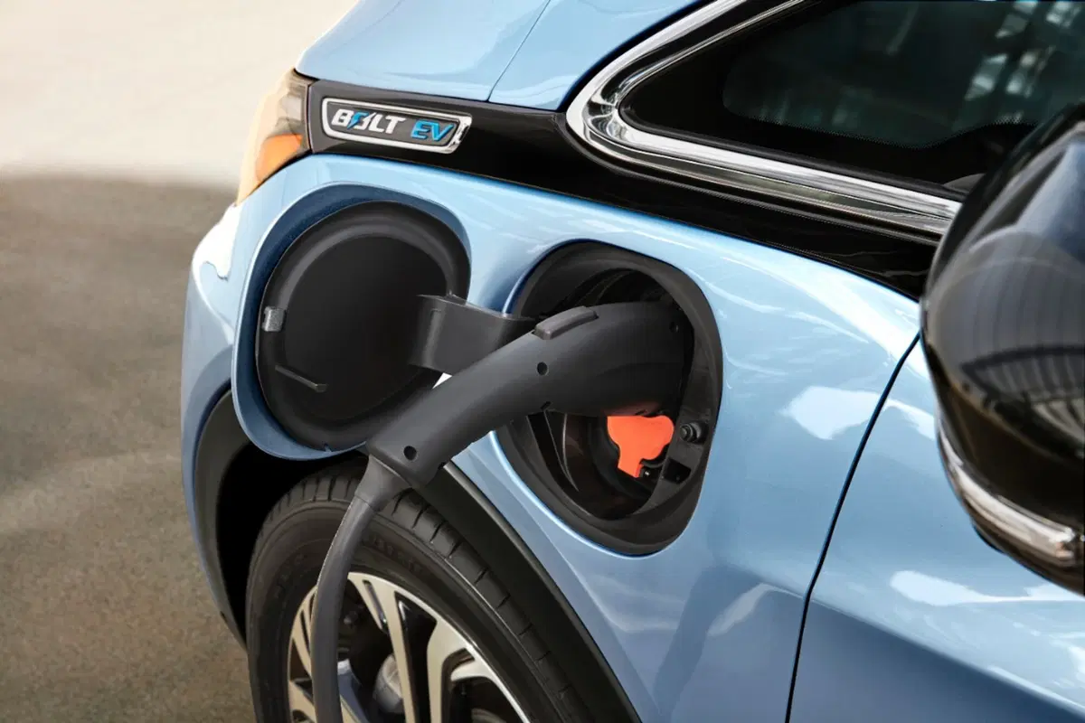 Chevrolet Bolt EV, la compatta elettrica è realtà (3)