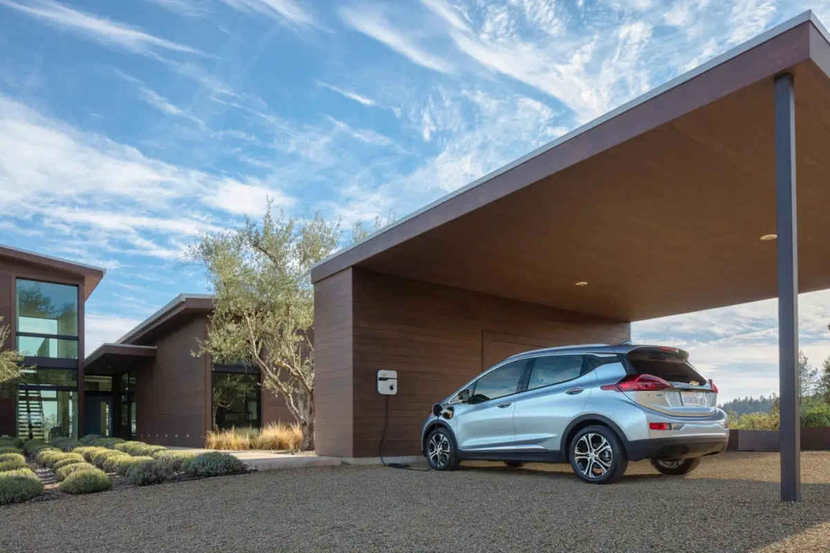 Chevrolet Bolt EV, la compatta elettrica è realtà (10)