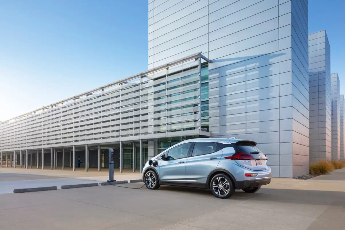 Chevrolet Bolt EV, la compatta elettrica è realtà (11)