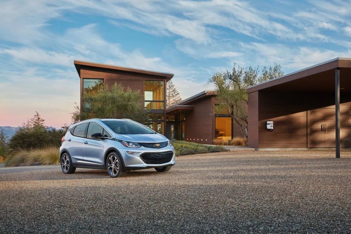 Chevrolet Bolt EV, la compatta elettrica è realtà (12)