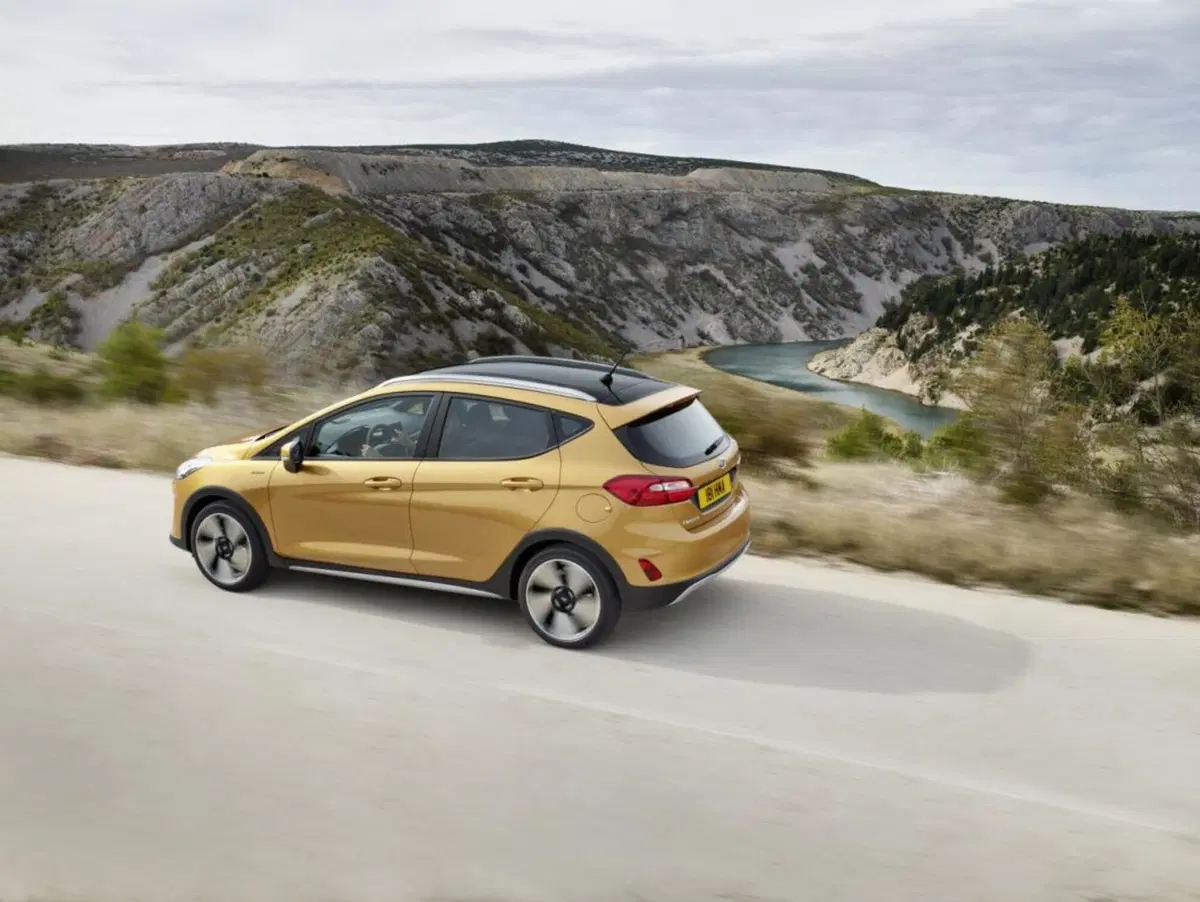 Ford Fiesta Active, la compatta diventa un crossover (2)