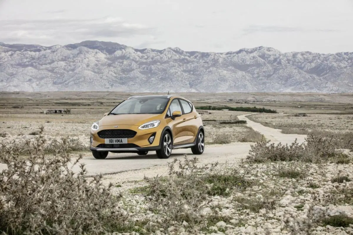 Ford Fiesta Active, la compatta diventa un crossover (8)