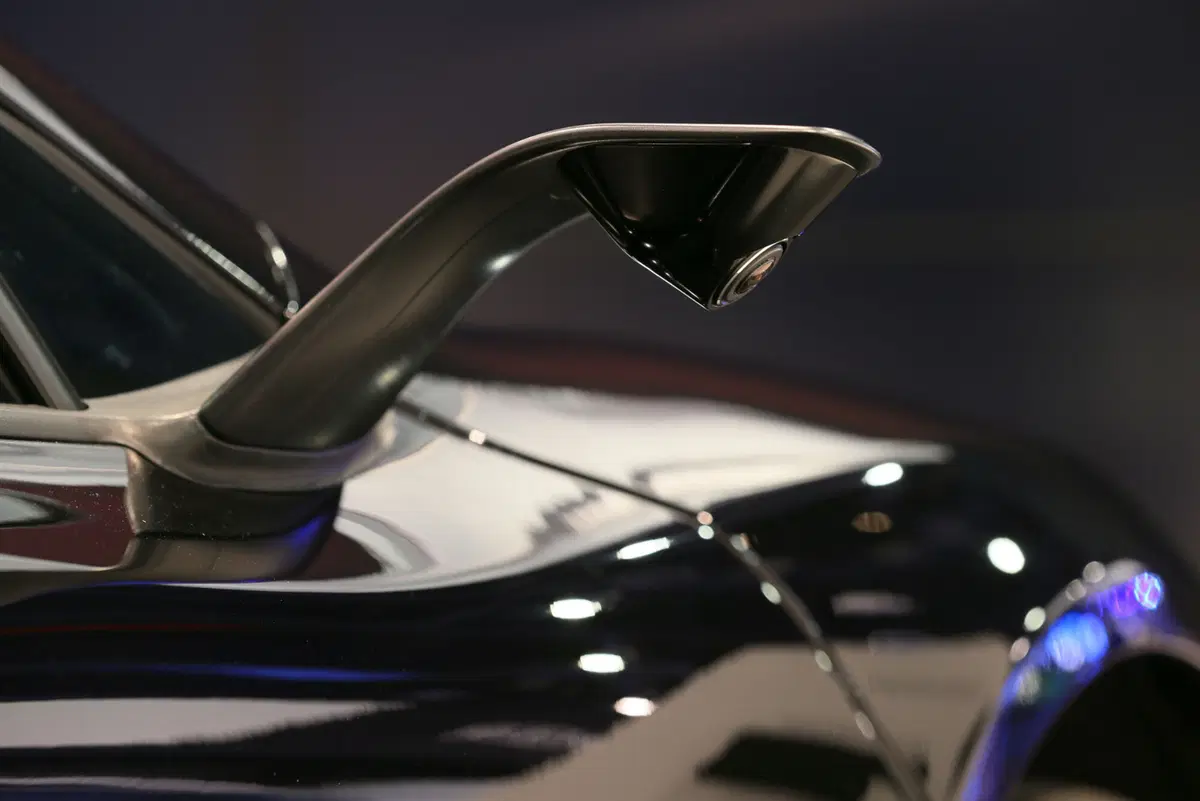 McLaren 675LT JvcKenwood: addio al cruscotto