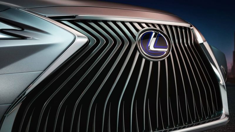 Lexus ES, il teaser della berlina di lusso