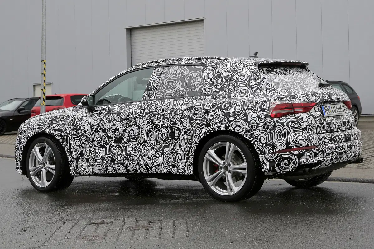 Nuova Audi SQ3, si intravede il nuovo modello del compact SUV (5)