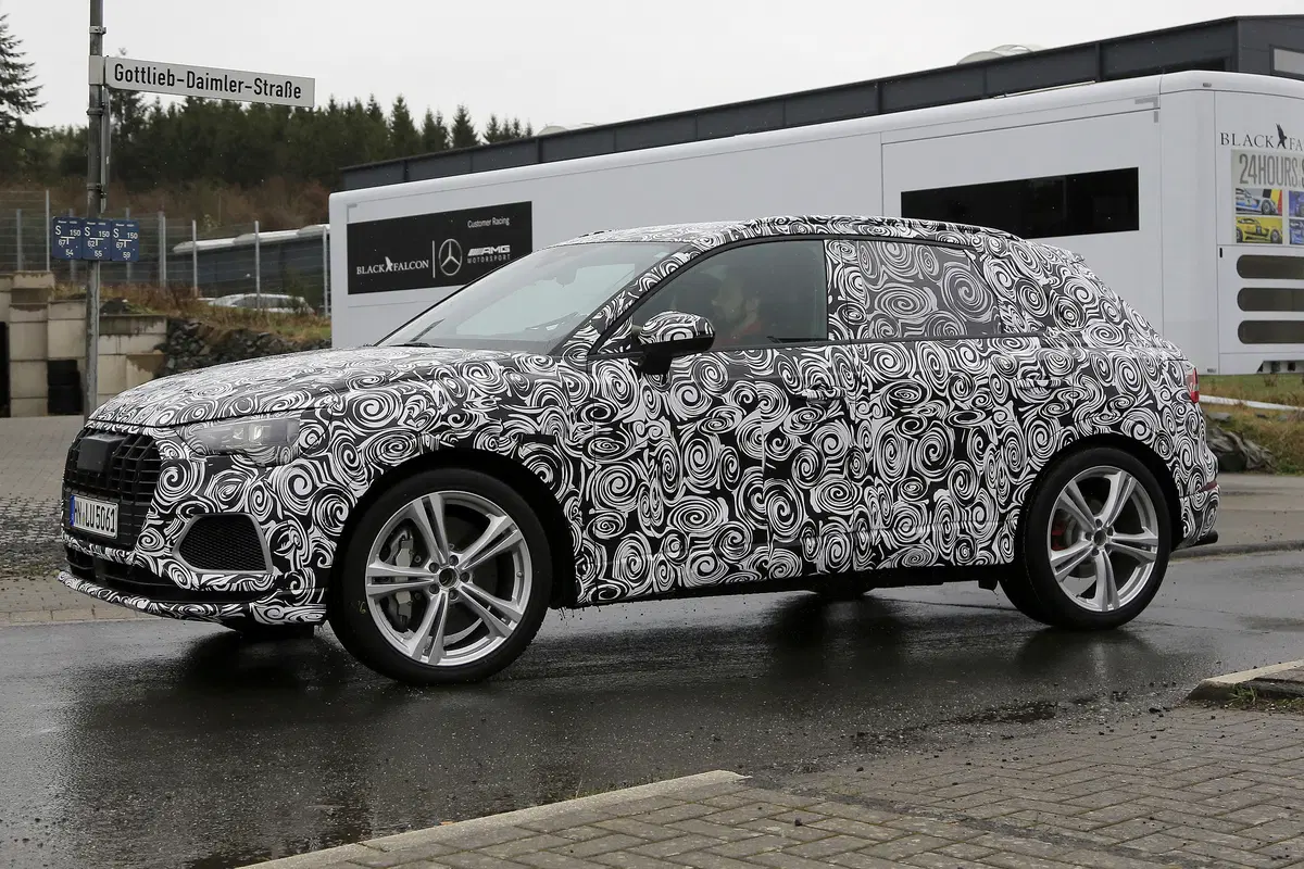 Nuova Audi SQ3, si intravede il nuovo modello del compact SUV (6)