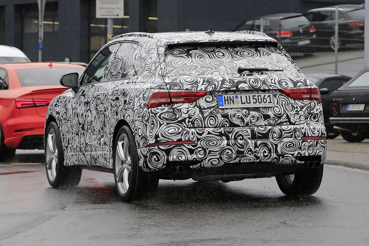 Nuova Audi SQ3, si intravede il nuovo modello del compact SUV (8)
