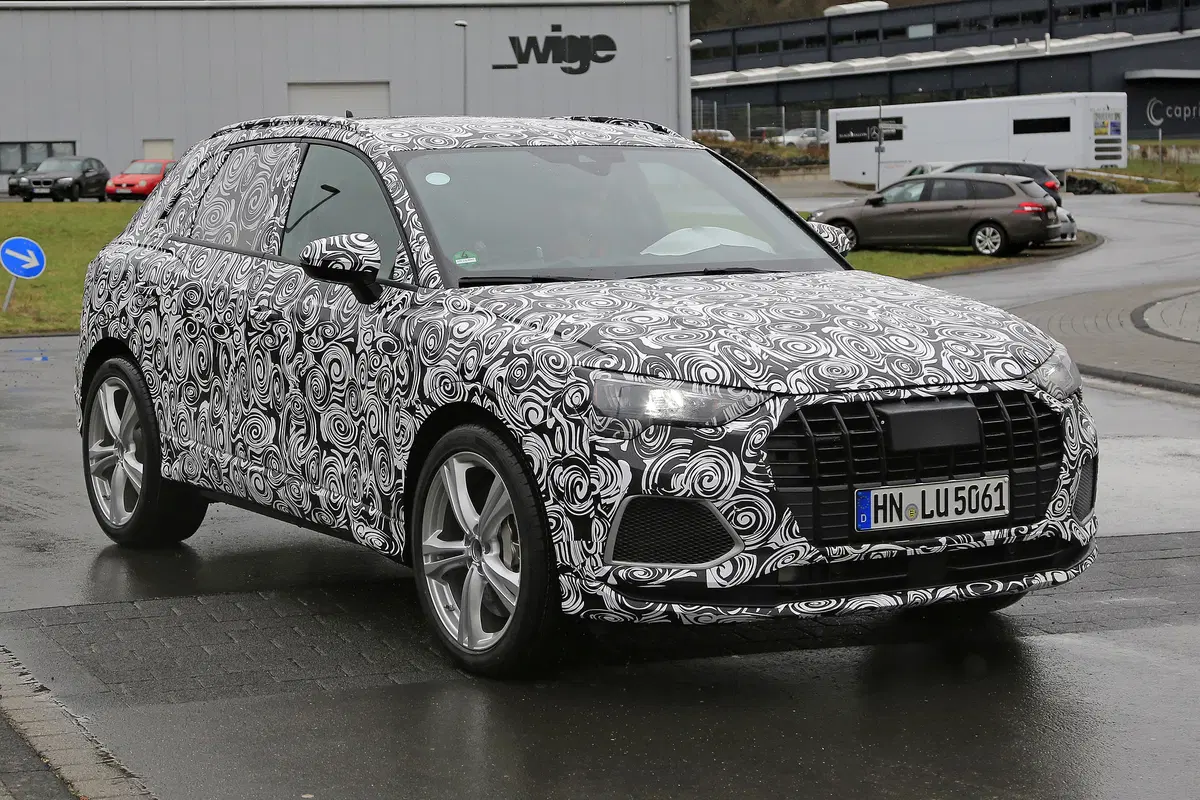 Nuova Audi SQ3, si intravede il nuovo modello del compact SUV (11)