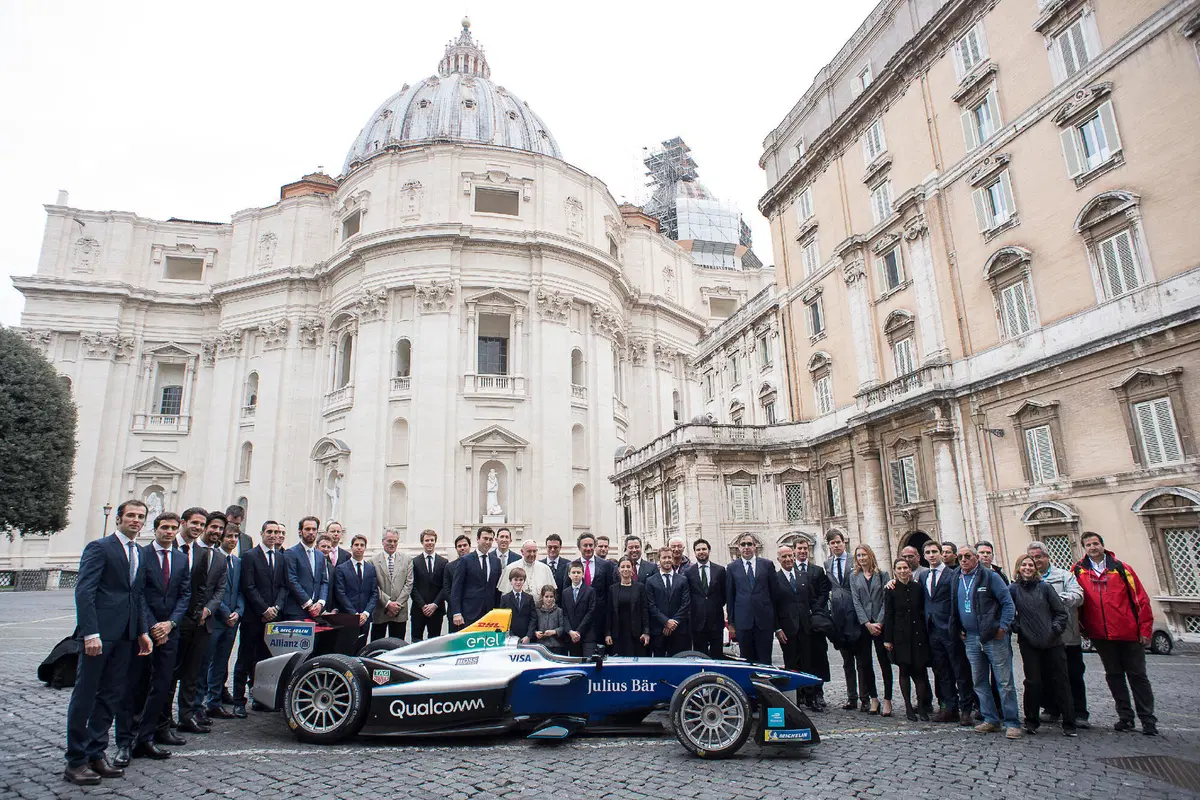 La Formula E incontra Papa Francesco in vista dell'inaugurazione dell'E-Prix (2)