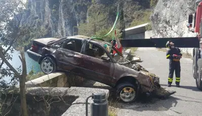 Audi 100 riemerge dal Garda dopo 20 anni 