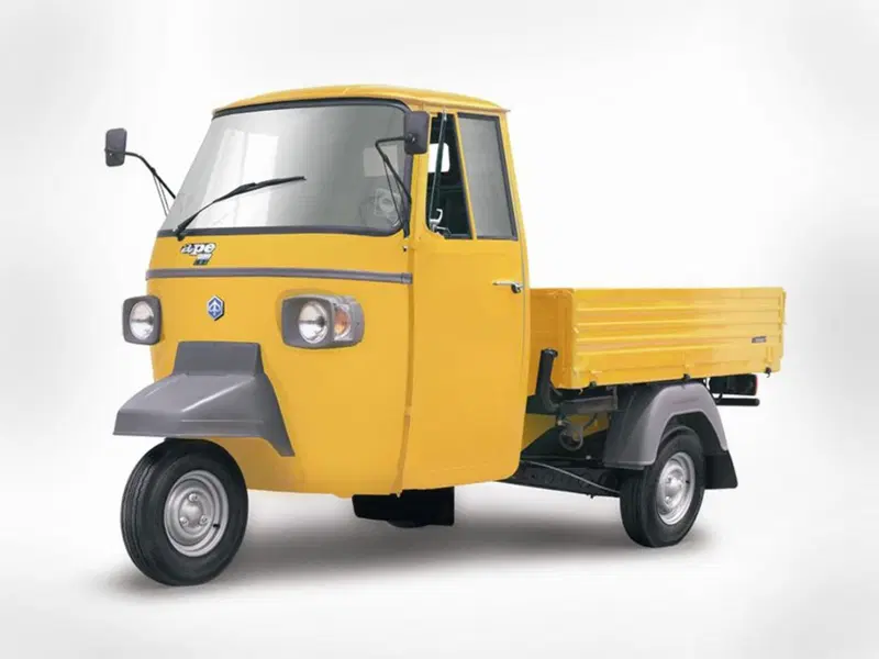 Il design senza tempo dell'attuale Ape Cargo, ancora oggi commercializzato in India ed altre economie in via di sviluppo