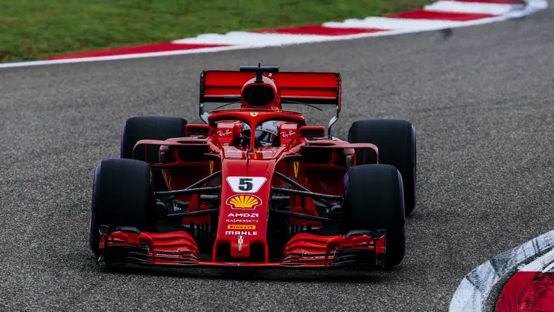 F1, GP Cina 2018: Vettel da record in pole, 2&deg; Raikkonen, seguono le Mercedes