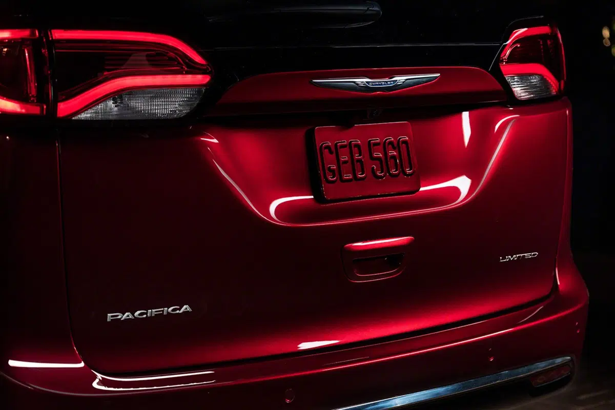 Chrysler Pacifica (7)