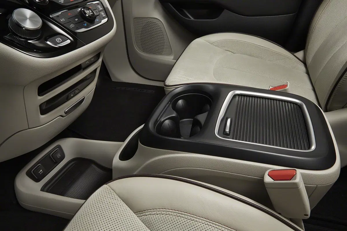 Chrysler Pacifica (24)