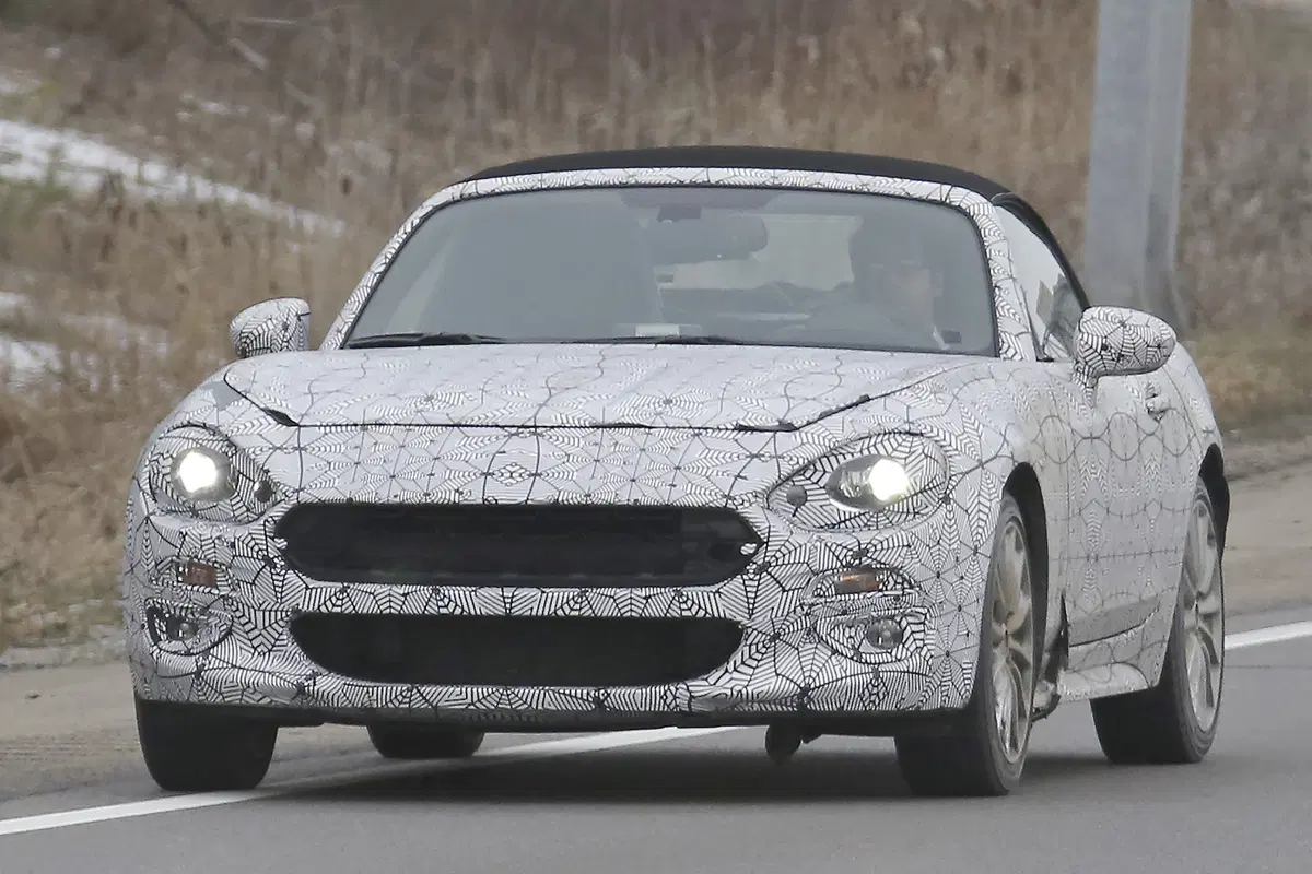 Abarth 124 Spider: eccola su strada