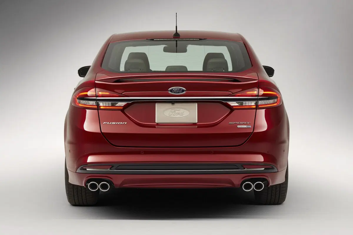 Ford Fusion restyling, ecco come cambierà la Mondeo (10)